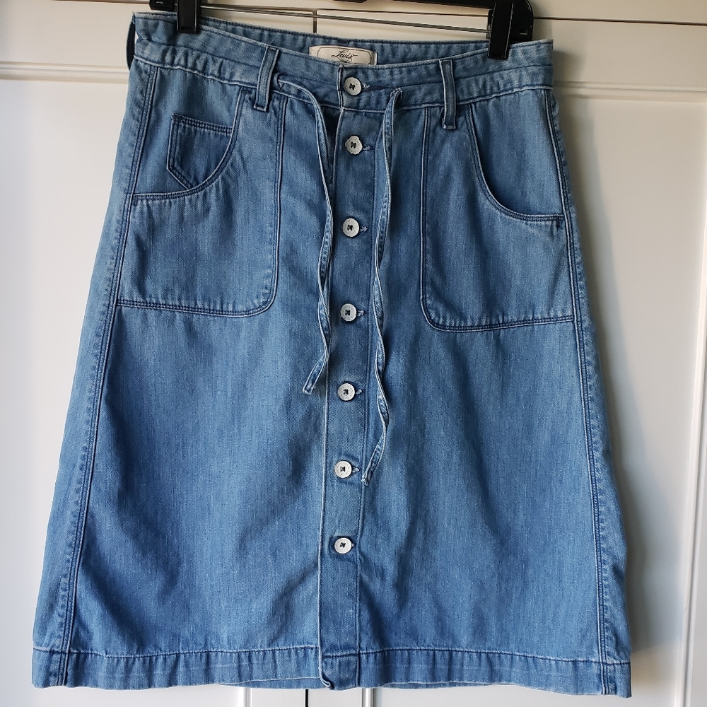Levi's Denim skirt